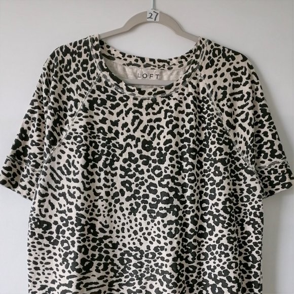 LOFT Womens Cream Black Leopard Animal Print Sweatshirt Like Tshirt Size XL - Picture 2 of 6